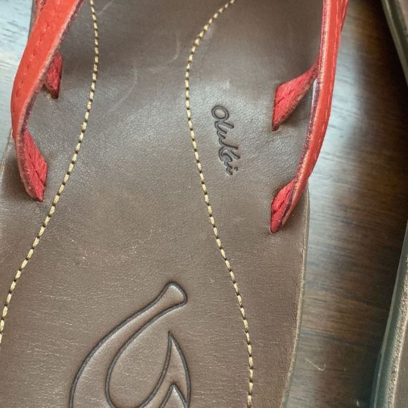 NWT- OLUKAI WOMEN'S U'I- Ohia red/ dark Java- Women’s sizing- 9 - Picture 4 of 7